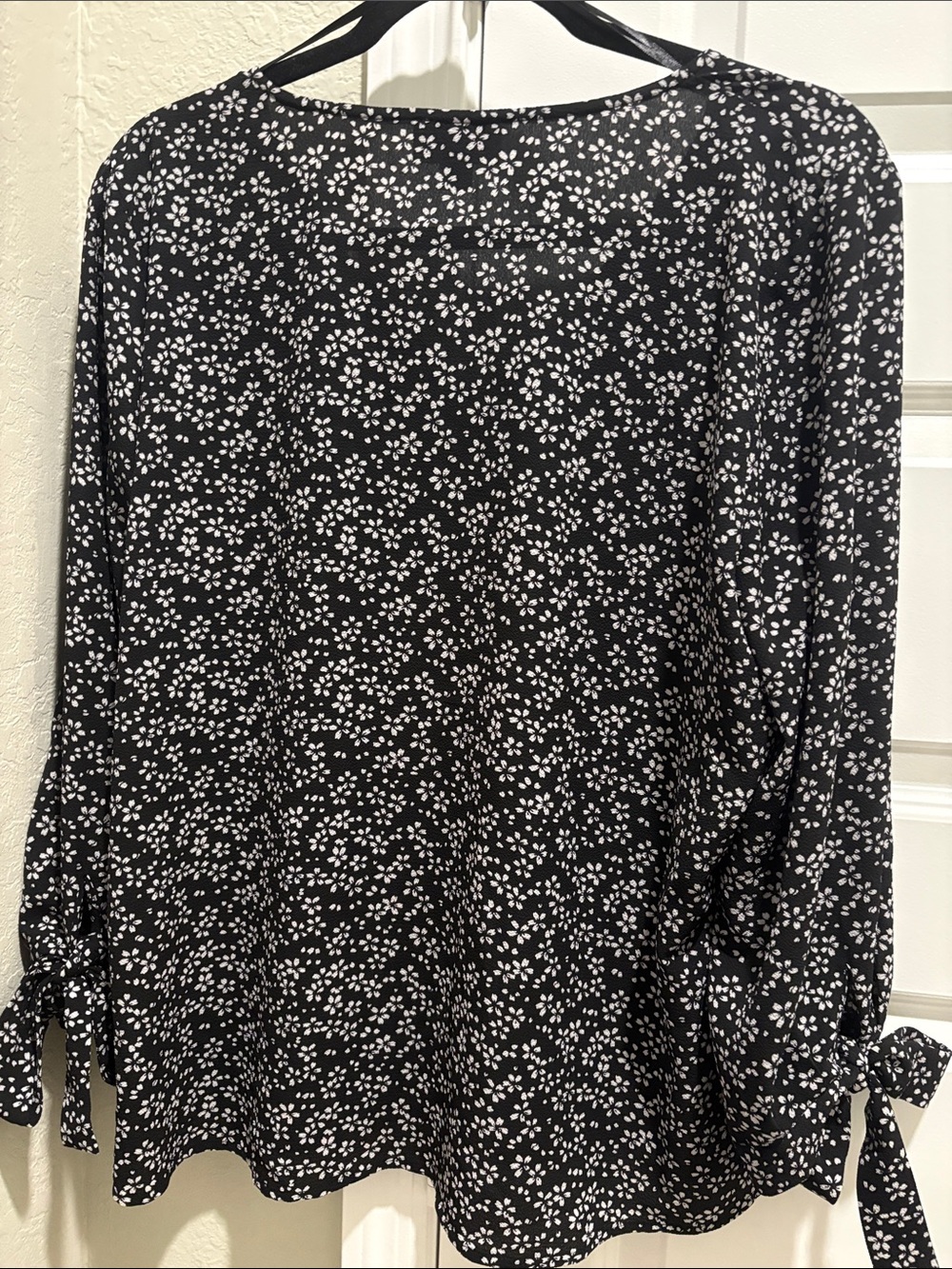 CeCe Black and White Floral Tie-Cuff Blouse - Picture 4 of 4